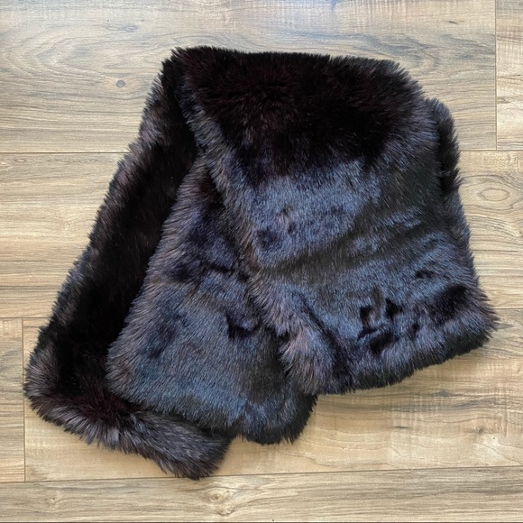 [ Sold ] Soft Faux Fur Scarf - Picture 1 of 5
